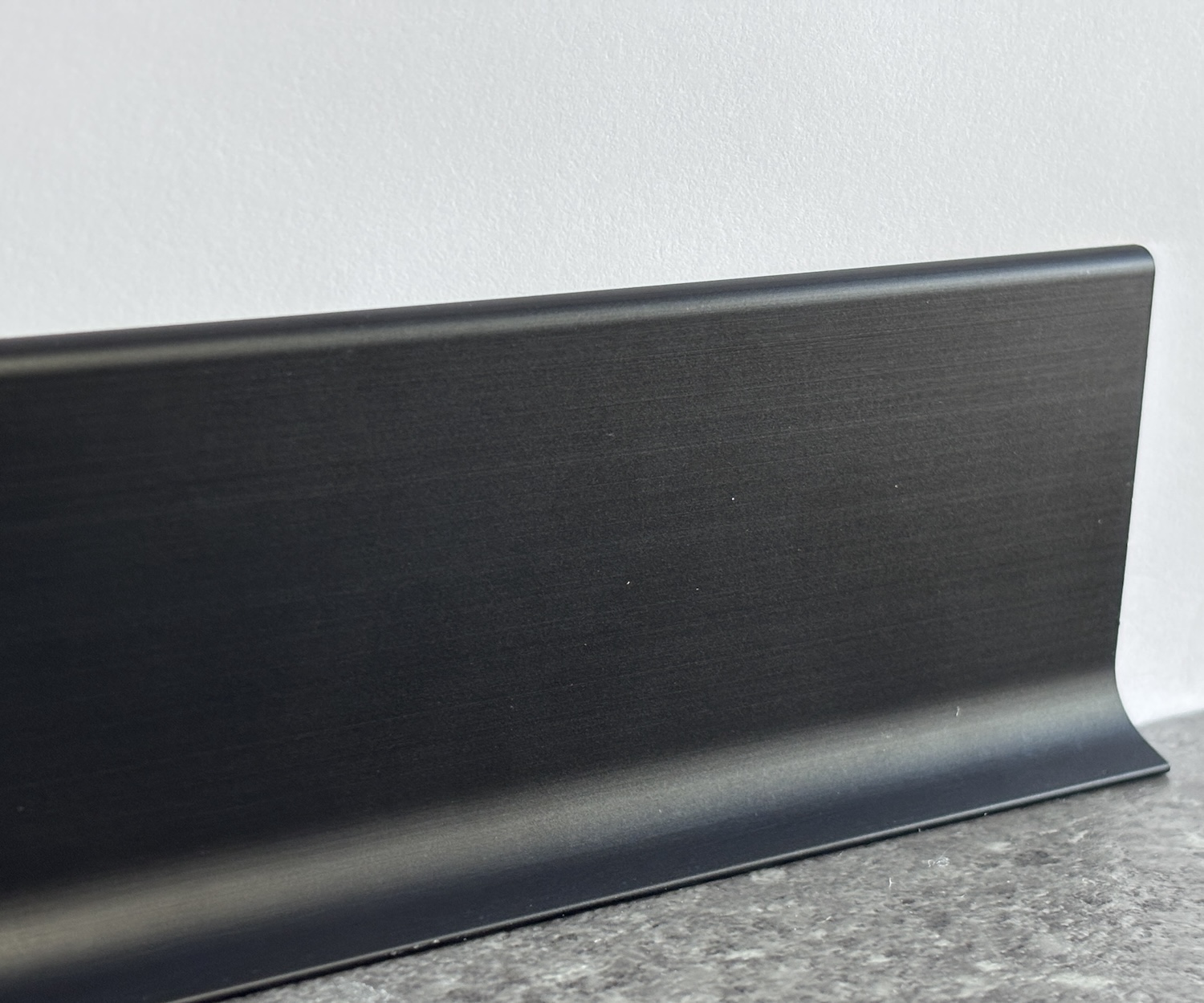 Plinta aluminiu negru mat ALLUboard, UNYDECO - imagine 2