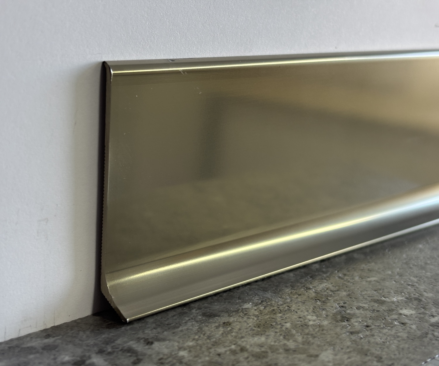 Plinta aluminiu titanium lucios SKIRTING - imagine 2
